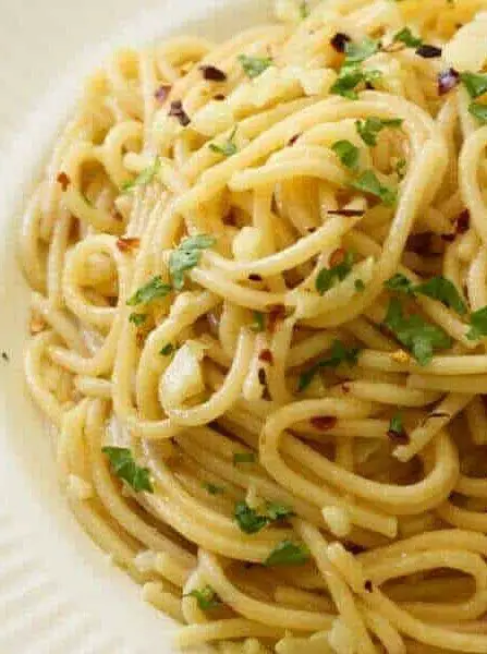 Spaghetti with Garlic and Oil (Aglio e Olio)