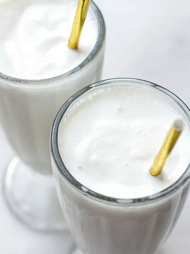 Easy Vanilla Milkshakes