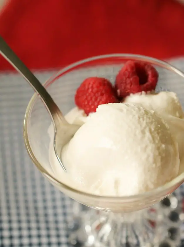 Old Fashioned Homemade Vanilla Ice Cream