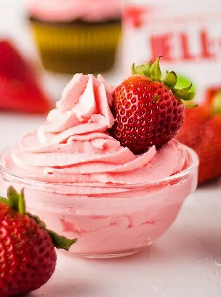 Easy Strawberry Mousse