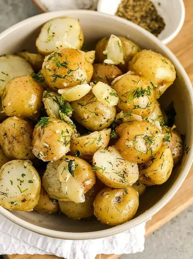 Boiled New Potatoes with Garlic