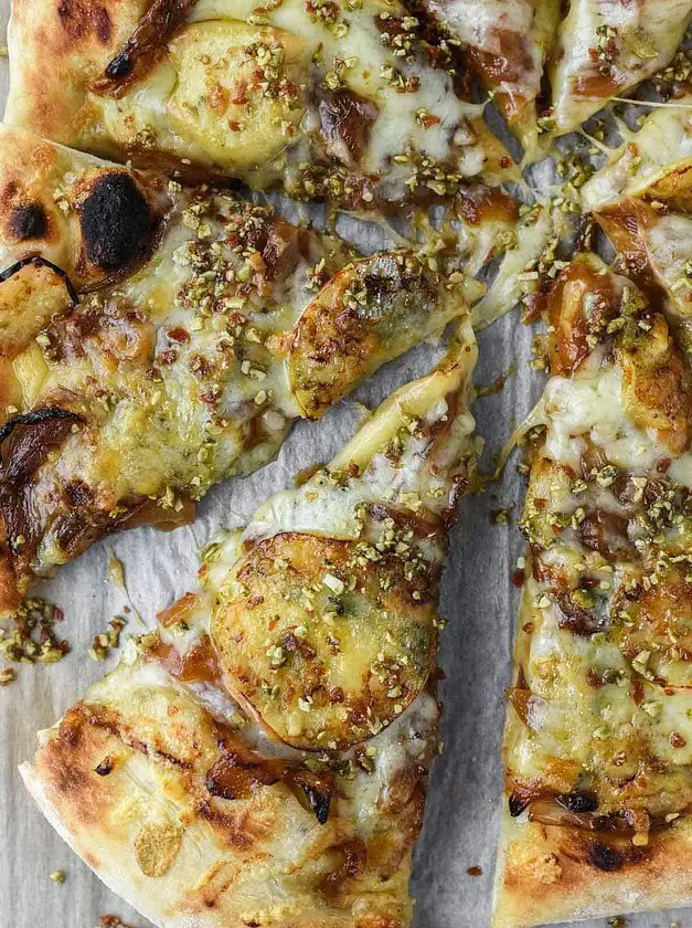 Apple Prosciutto Pizza