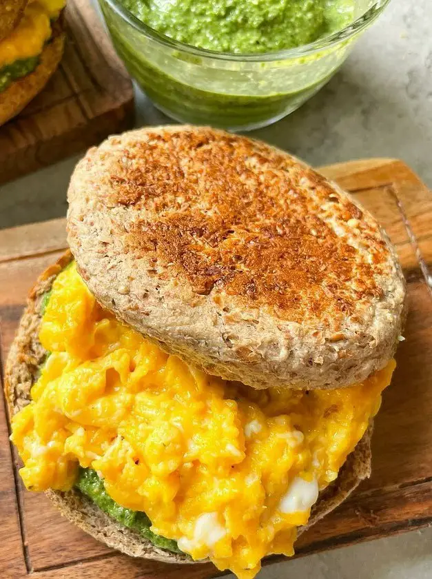 Pesto Egg Breakfast Sandwich