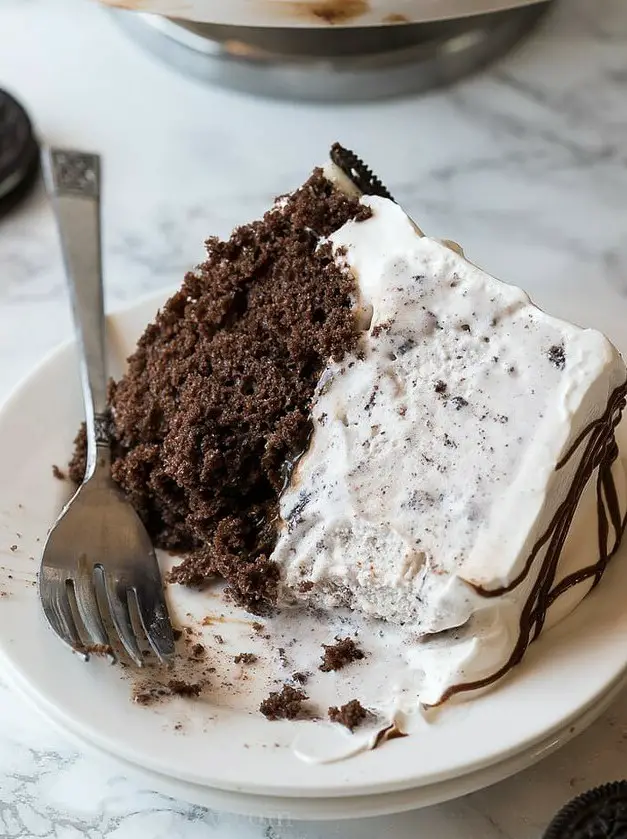 Homemade Oreo Ice Cream Cake