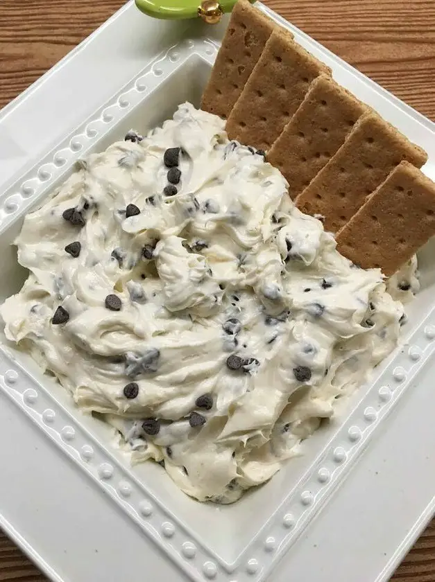 Easy and Creamy Chocolate Chip Party Dip