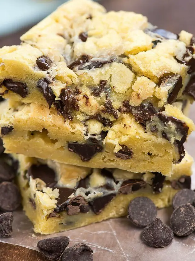 Chocolate Chip Gooey Cake Bars