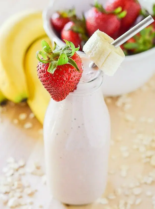 Strawberry Banana Oatmeal Breakfast Smoothie