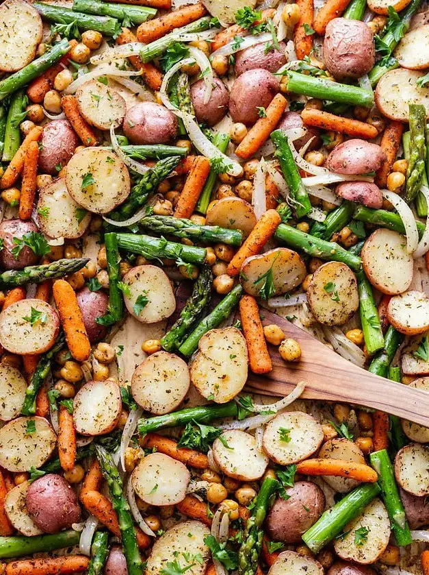 Herbed Potato, Asparagus & Chickpea Sheet Pan Dinner