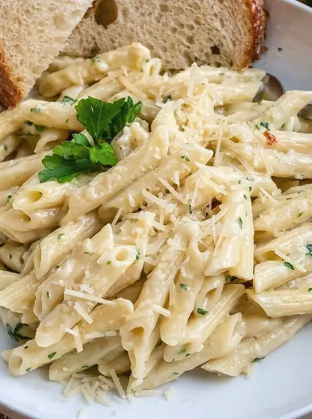 Creamy Garlic Penne Pasta