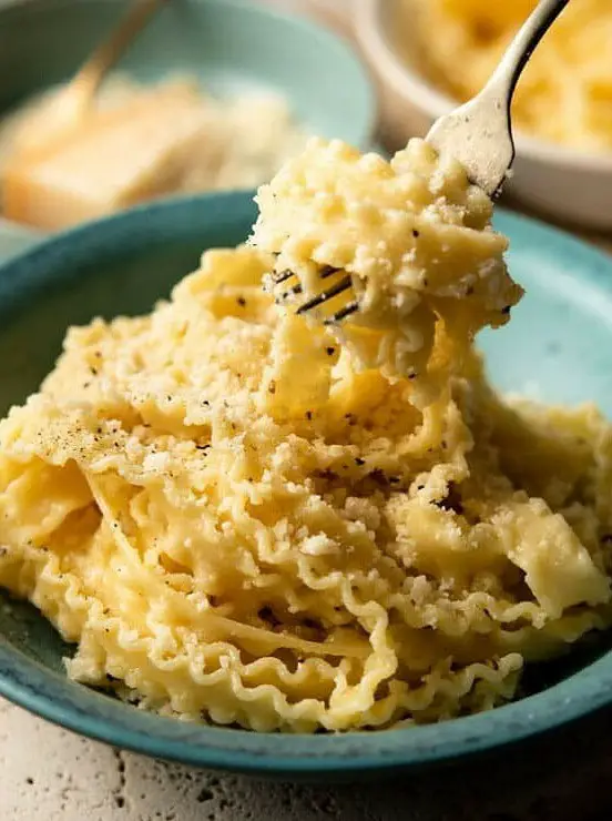 Easy Parmesan Pasta with Butter and Pepper