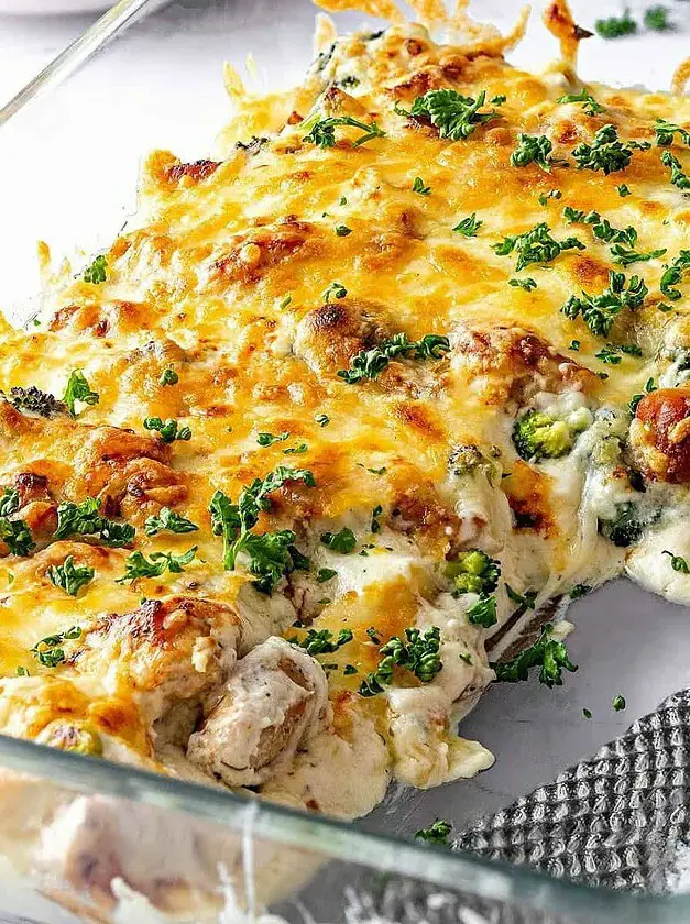 Keto Chicken Alfredo Bake