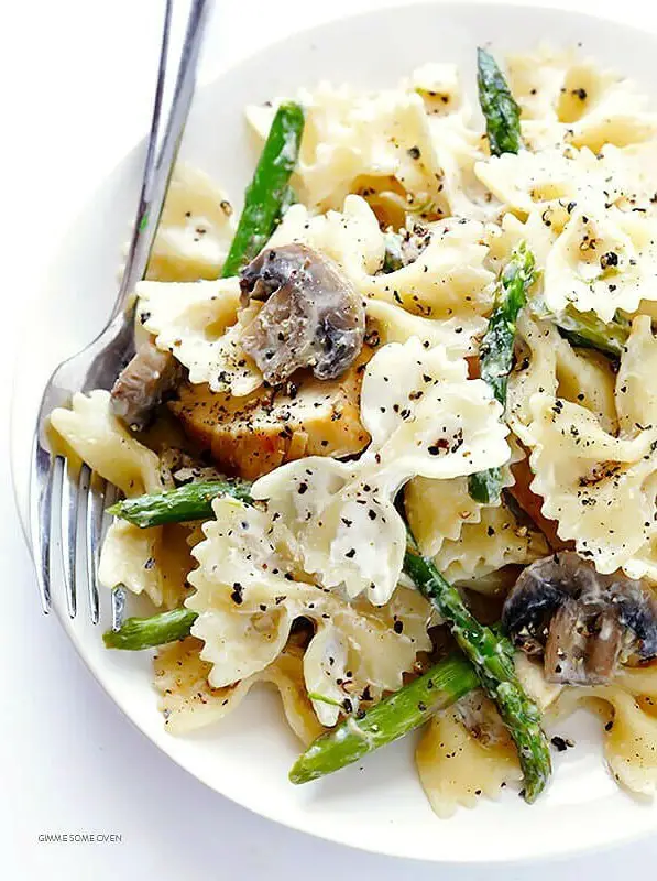 Pasta with Goat Cheese, Chicken, Asparagus & Mushrooms