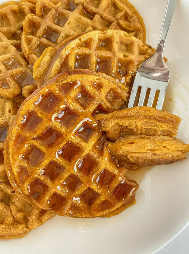 Easy Cinnamon Vegan Pumpkin Waffles