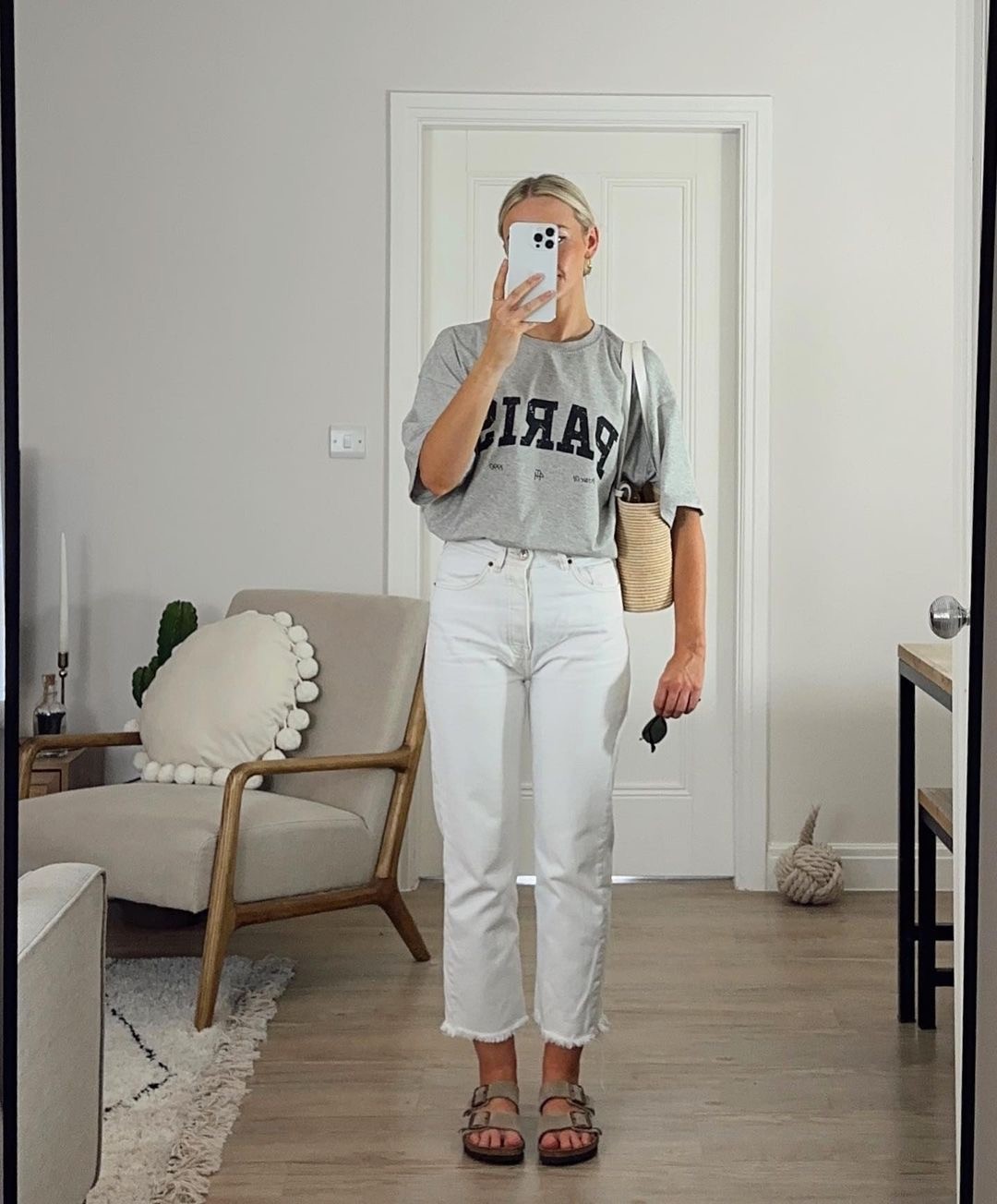 GREY TEE + WHITE JEANS