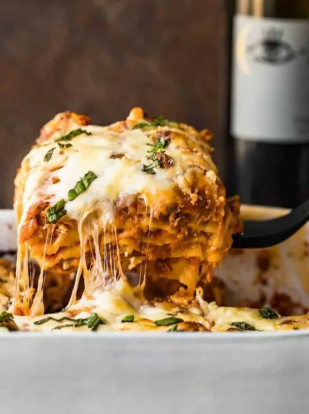 Best Lasagna with Meat Sauce