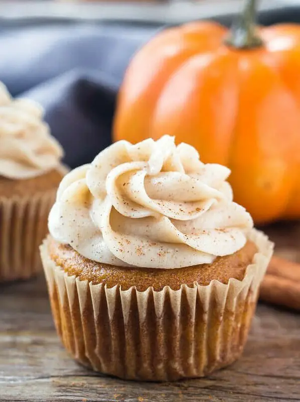 Pumpkin Cupcakes with Cinnamon Cream Cheese Frosting