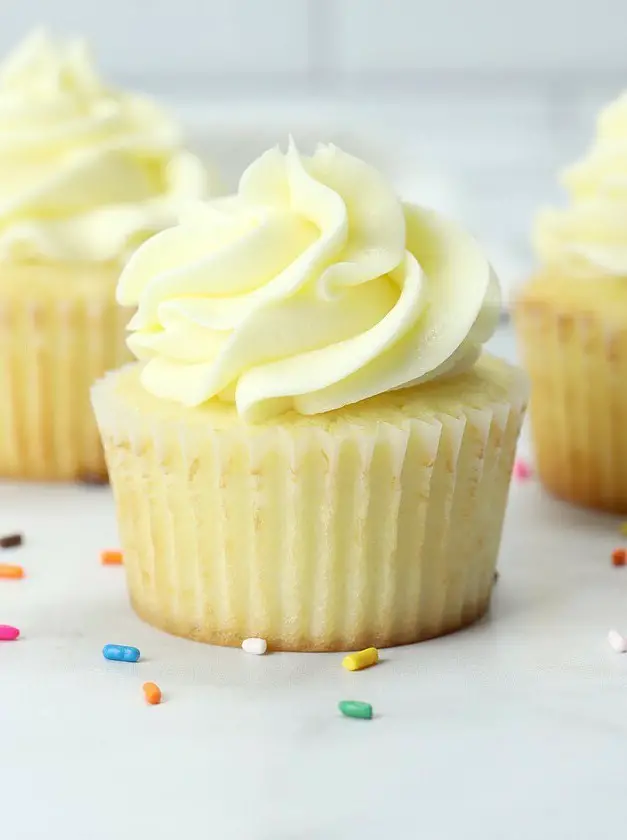 Homemade Vanilla Cupcakes