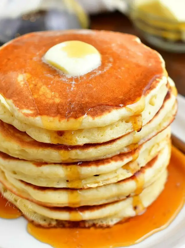 Soft and Fluffy Buttermilk Pancakes