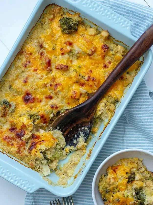 Cheesy Chicken, Broccoli and Quinoa Casserole