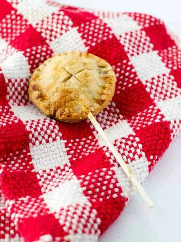 Strawberry Rhubarb Pie Pops