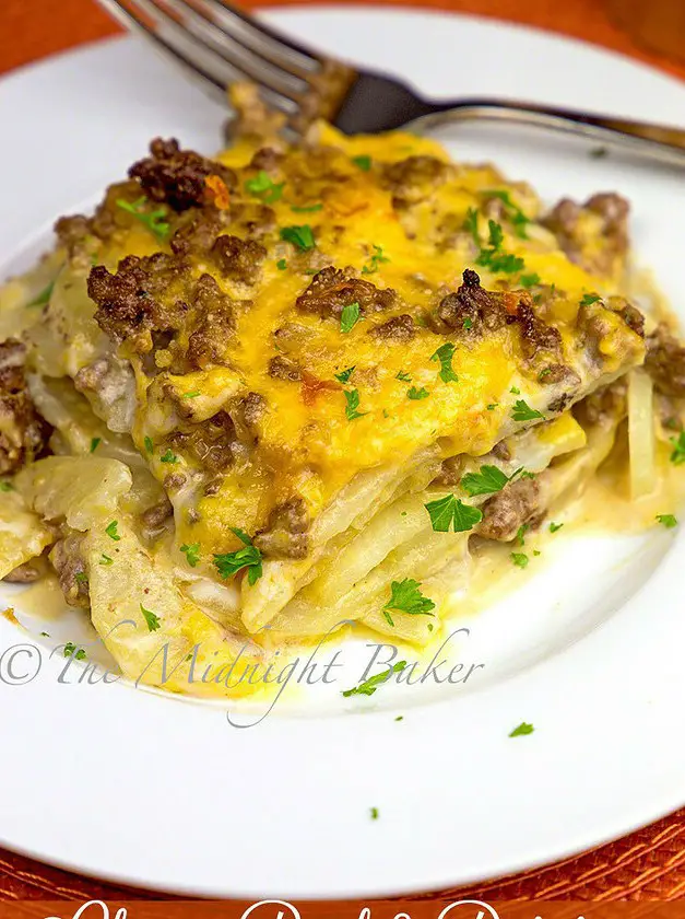 Cheesy Beef & Potatoes Casserole