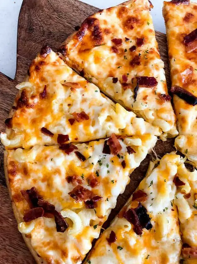 Bacon Mac and Cheese Pizza