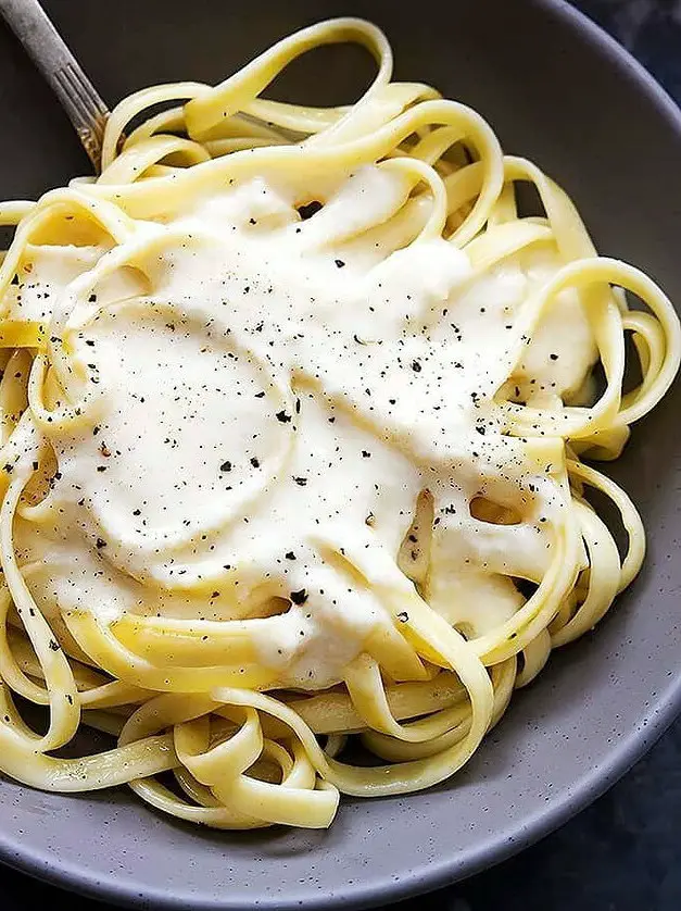 Greek Yogurt Alfredo Sauce