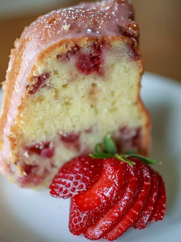 Strawberry Lemonade Pound Cake