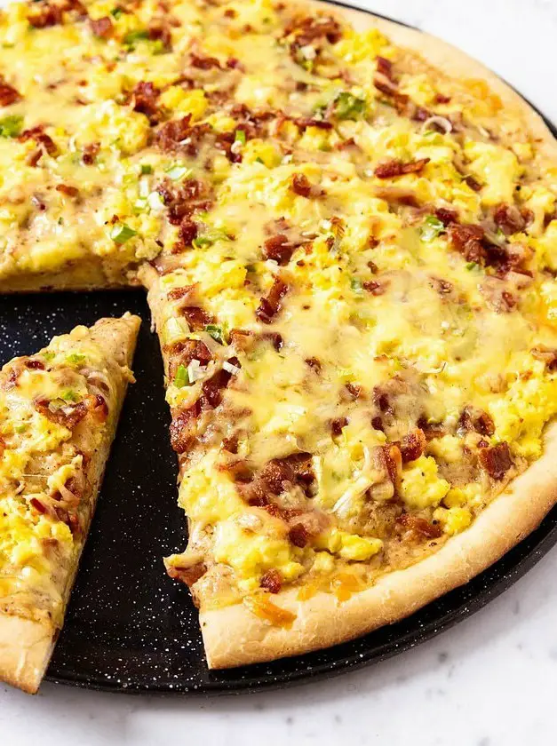 Egg & Bacon Breakfast Pizza