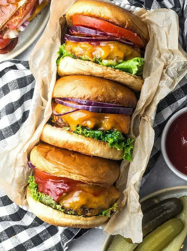 Classic Cheeseburger