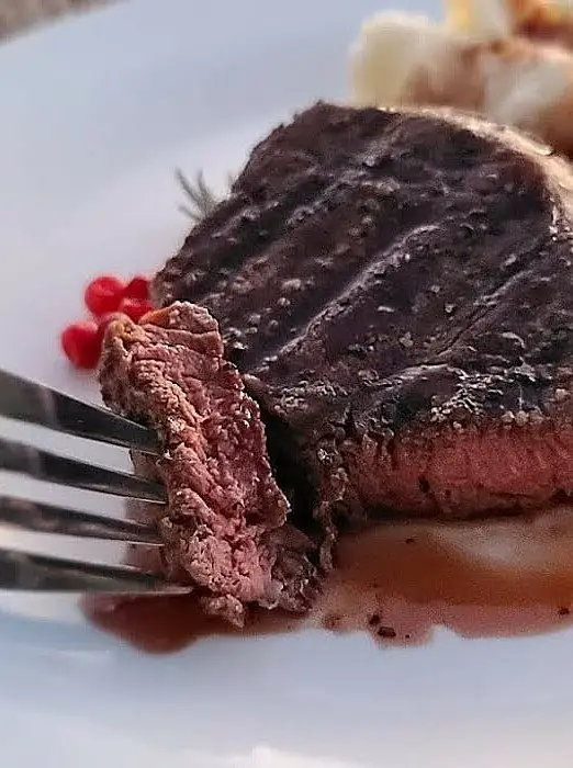 Elk Steak Red-Wine Reduction