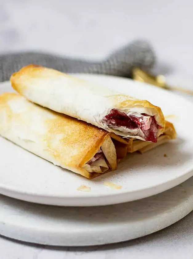 Strawberry Phyllo Dough Dessert Rolls