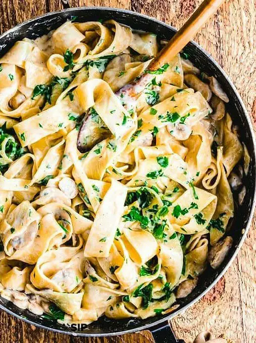 Creamy Garlic Mushroom Pasta