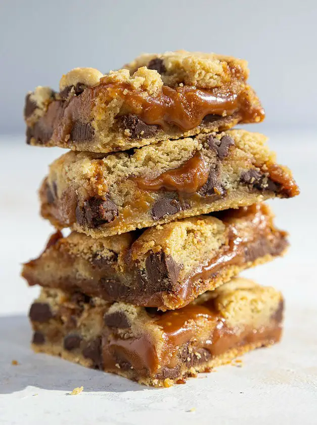 Caramel Cookie Bars