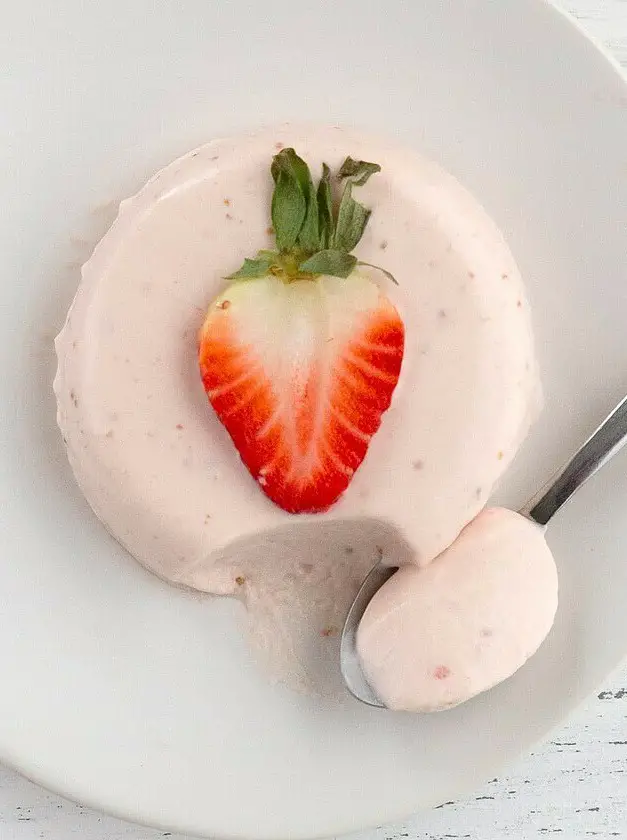 Keto Strawberry Panna Cotta