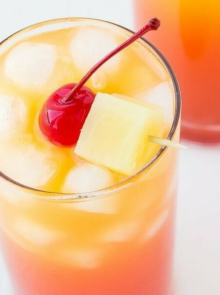 Easy Pineapple Rum Punch