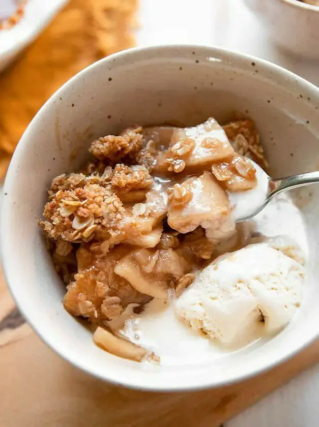 Apple Crisp with Oats Topping