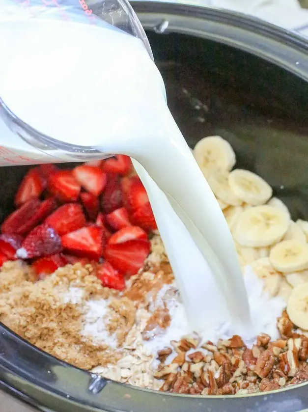 Slow Cooked Strawberry Banana Pecan Oatmeal