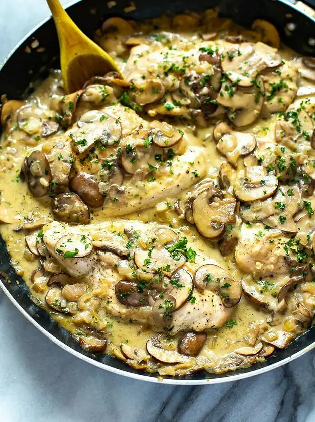 Skinny Easy Chicken Marsala Skillet