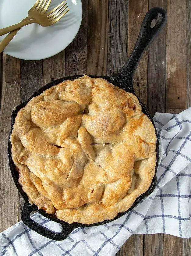 Iron Skillet Apple Pie