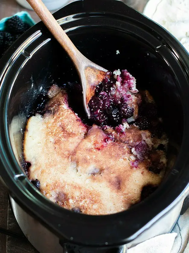 Slow Cooker Blackberry Cobbler