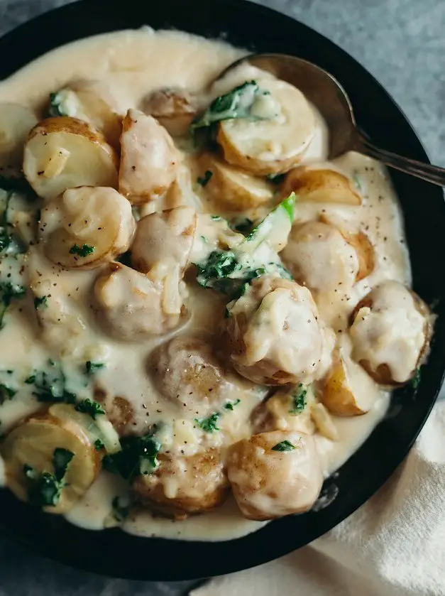 Baby Potatoes in Garlic Cream Sauce