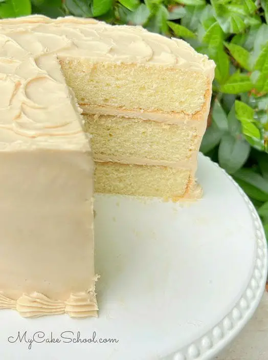 Vanilla Cake with Caramel Buttercream