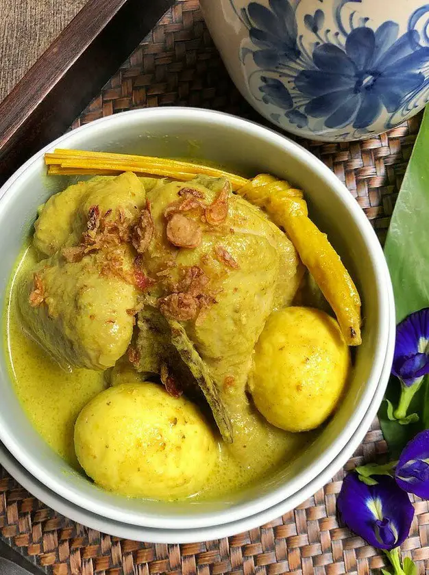 Opor Ayam Kuning