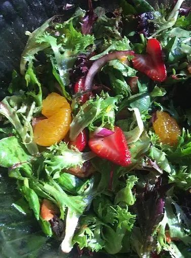 Berry Mandarin Tossed Salad