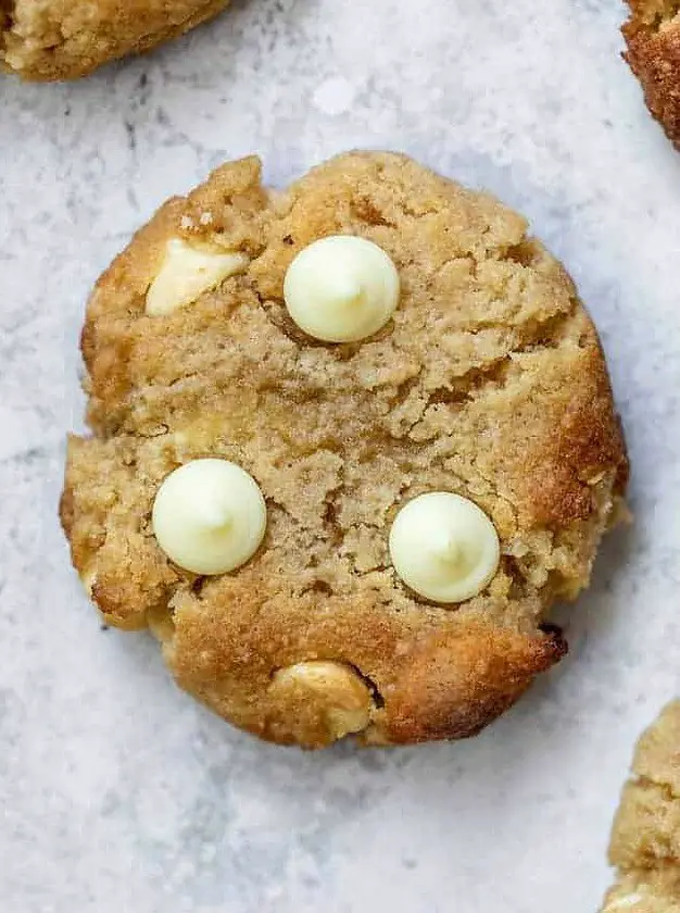 Keto White Chocolate Chip Cookies