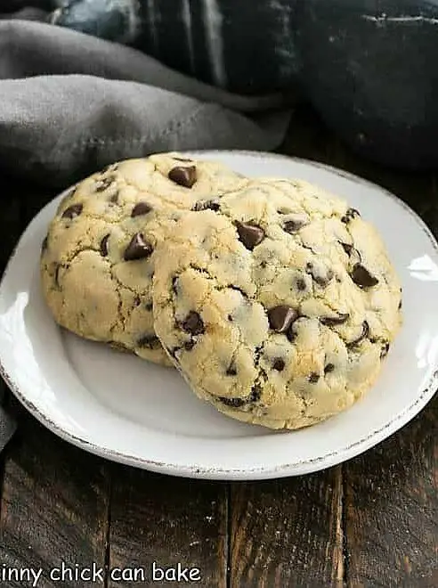 Levain Bakery Chocolate Chip Cookies