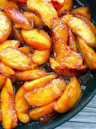 Caramelized Skillet Peaches