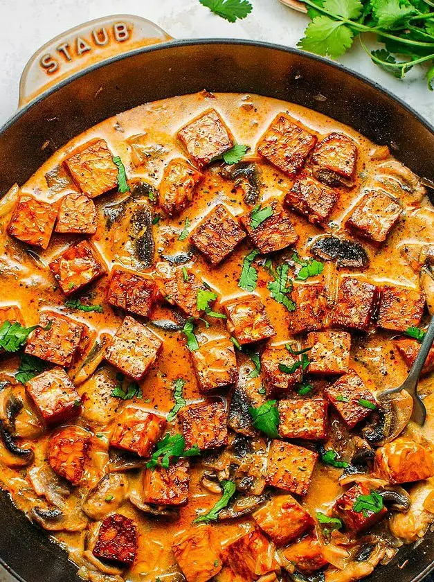 Tempeh in Creamy Mushroom Coconut Sauce