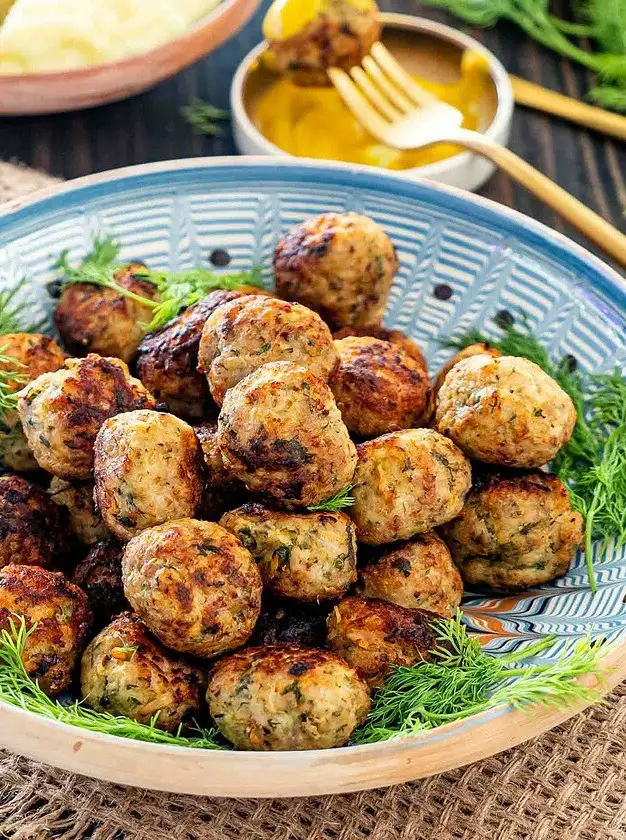 Romanian Meatballs (Chiftele)